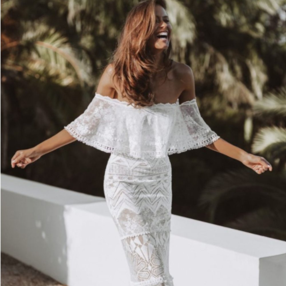 Emanuela Wedding Dress - Grace Loves Lace (size S)